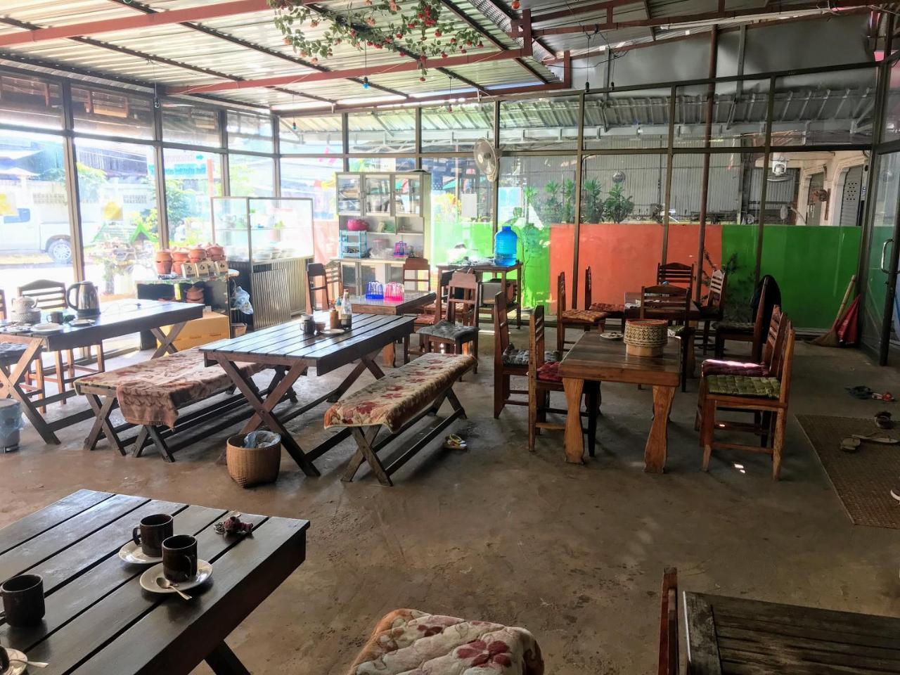 Soutchai Hostel And Tour Company Pakse Buitenkant foto