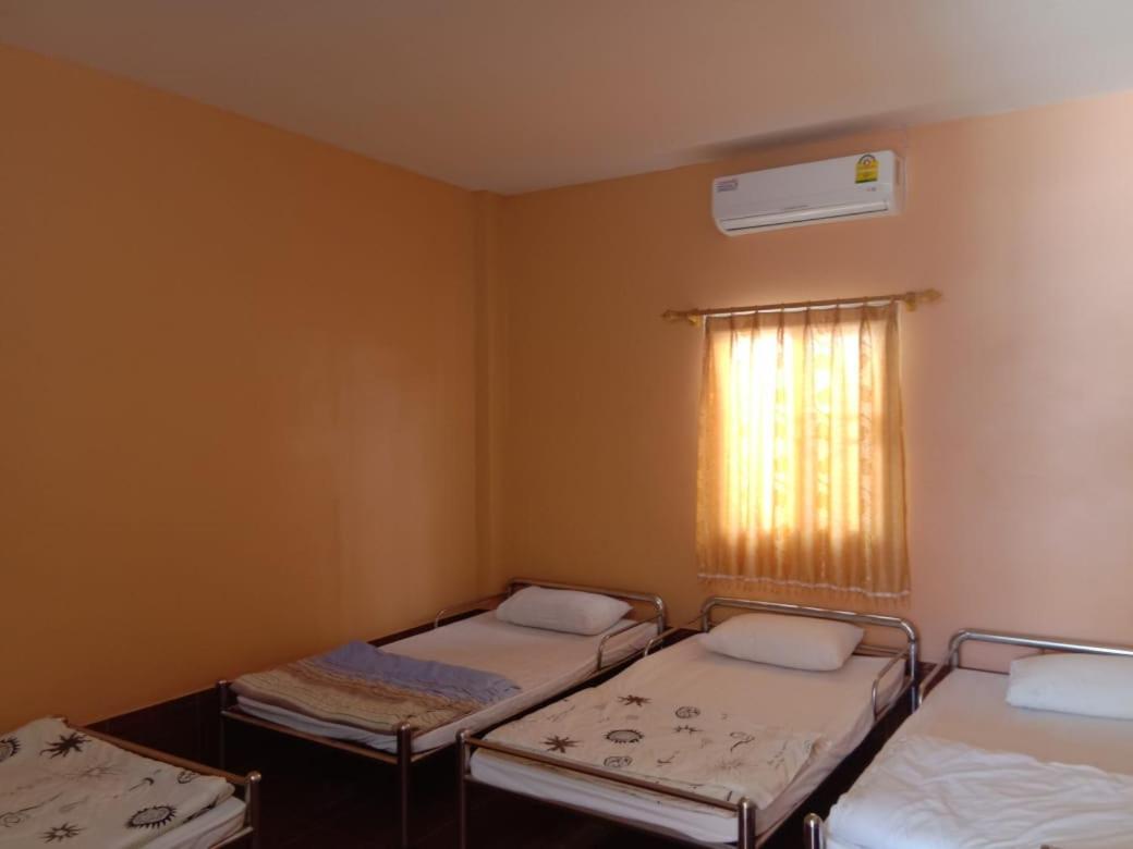 Soutchai Hostel And Tour Company Pakse Buitenkant foto