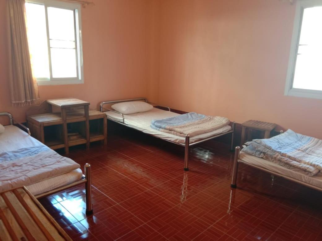 Soutchai Hostel And Tour Company Pakse Buitenkant foto